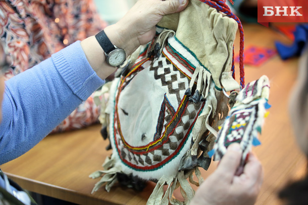 Спеціаліст по фольклору Антоніна Сметаніна привезла зі своєї батьківщини традиційну сумку туця