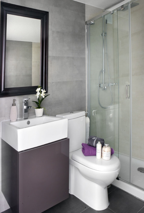 Красивою і зручною може бути навіть ванна кімната 2 кв м, дизайн, фото готових рішень підтверджують, що і на обмеженій площі можна створити стильний і комфортний в експлуатації інтер'єр