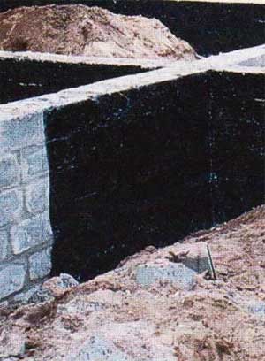 Легка гідроізоляція призначається для захисту підземних і надземних частин будівлі від природної вологи