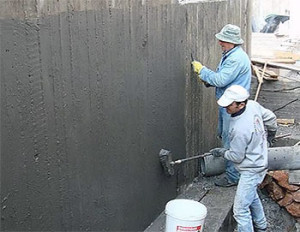 Одним з найефективніших видів захисту стін від вологи є проникаюча гідроізоляція фундаменту