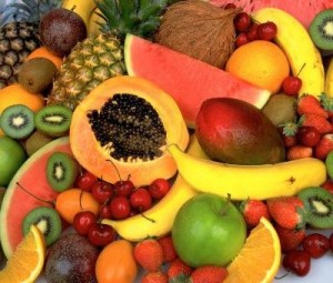 Крім таких звичних фруктів, як яблука, апельсини, банани, в магазинах Мінська можна знайти безліч екзотичних плодів